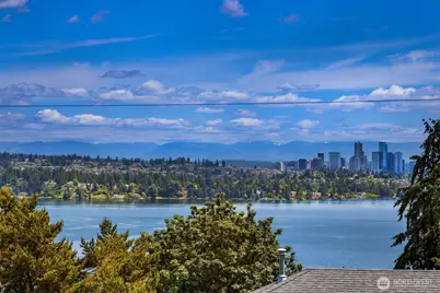 1515 37th Avenue, Seattle, WA 98122 - Photo 1