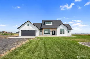 215 SE Desert Hills Loop, Moses Lake, WA 98837 - Photo 1