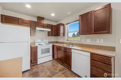 7515 100th Street NE #B, Marysville, WA 98270 - Photo 3