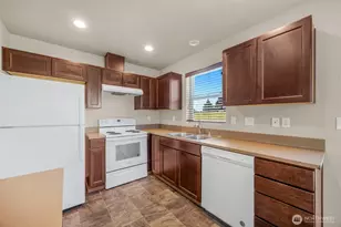 7515 100th St NE, Marysville, WA 98270 - Photo 3