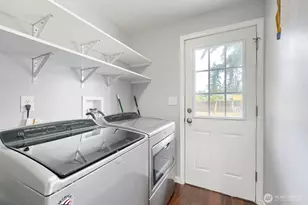 715 Johns Rd E, Parkland, WA 98445 - Photo 7