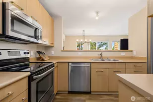 710 240th Way SE, Sammamish, WA 98074 - Photo 9