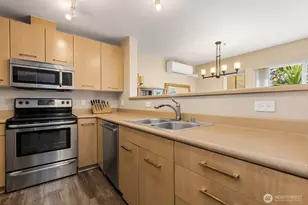 710 240th Way SE, Sammamish, WA 98074 - Photo 7