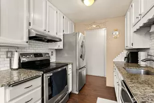 2031 NW 59th St, Seattle, WA 98107 - Photo 11
