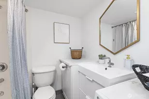 1601 Taylor Ave N, Seattle, WA 98109 - Photo 23