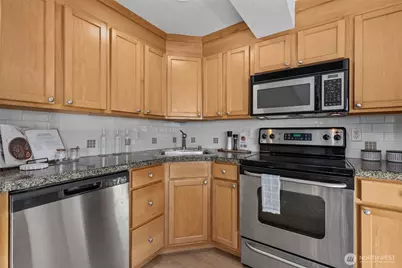 1601 Taylor Avenue N #303, Seattle, WA 98109 - Photo 11