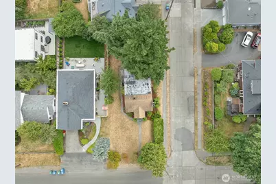 9002 2nd Avenue NE, Seattle, WA 98115 - Photo 7