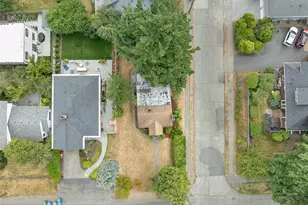9002 2nd Ave NE, Seattle, WA 98115 - Photo 7
