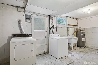 9002 2nd Avenue NE, Seattle, WA 98115 - Photo 23