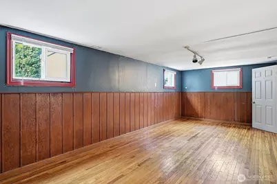 9002 2nd Avenue NE, Seattle, WA 98115 - Photo 29