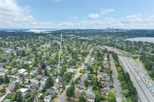9002 2nd Ave NE, Seattle, WA 98115 - Photo 35