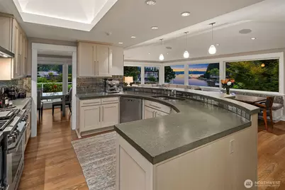 3135 Hunts Point Circle, Hunts Point, WA 98004 - Photo 11