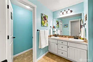 14117 Parkview Dr E, Bonney Lake, WA 98391 - Photo 27