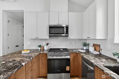 11737 40th Avenue NE #B, Seattle, WA 98125 - Photo 17