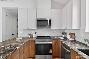 11737 40th Ave NE, Seattle, WA 98125 - Photo 17