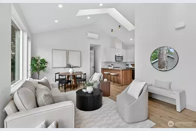 11737 40th Avenue NE #B, Seattle, WA 98125 - Photo 3