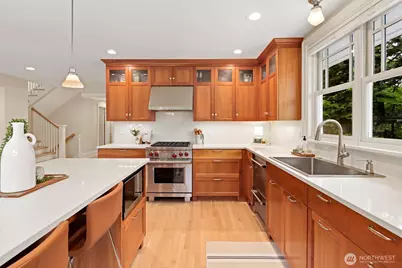 1852 E Shelby Street, Seattle, WA 98112 - Photo 11