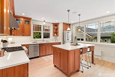 1852 E Shelby Street, Seattle, WA 98112 - Photo 9