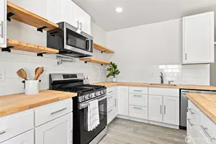 1207 8th St, Bremerton, WA 98337 - Photo 9