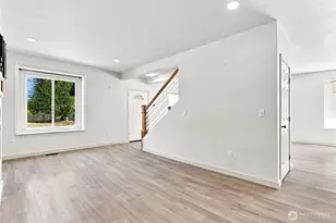 1207 8th St, Bremerton, WA 98337 - Photo 7