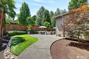 25817 NE 4th Pl, Sammamish, WA 98074 - Photo 31