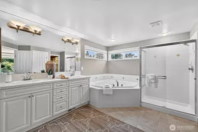 25817 NE 4th Place, Sammamish, WA 98074 - Photo 23