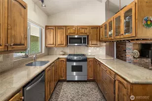 9226 SE 60th St, Mercer Island, WA 98040 - Photo 11