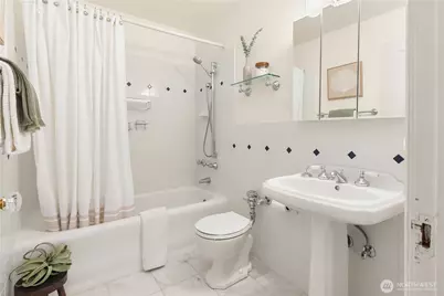 1017 Minor Avenue #601, Seattle, WA 98104 - Photo 15
