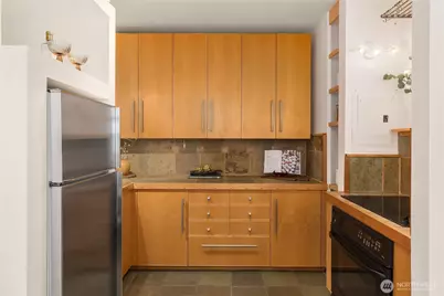 1017 Minor Avenue #601, Seattle, WA 98104 - Photo 9