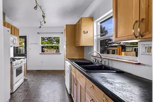 2534 Cherry St, Bellingham, WA 98225 - Photo 13