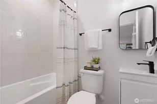 3819 B Fremont Ave N, Seattle, WA 98103 - Photo 29
