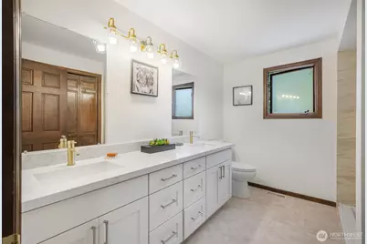 15155 NE 6th Street, Bellevue, WA 98007 - Photo 31