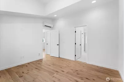 11824 31st Place NE, Seattle, WA 98125 - Photo 9