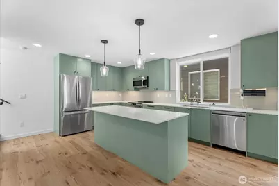 11824 31st Place NE, Seattle, WA 98125 - Photo 3