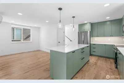 11824 31st Place NE, Seattle, WA 98125 - Photo 5