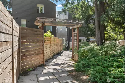 11824 31st Place NE, Seattle, WA 98125 - Photo 1