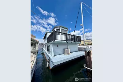 360 W Ewing Street #D-11, Seattle, WA 98119 - Photo 1