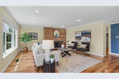 1326 N 40th Street, Seattle, WA 98103 - Photo 5