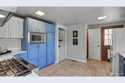 1326 N 40th Street, Seattle, WA 98103 - Photo 15