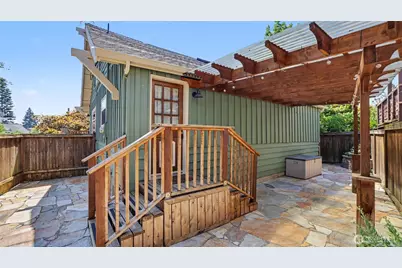 1326 N 40th Street, Seattle, WA 98103 - Photo 27