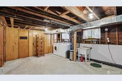 1326 N 40th Street, Seattle, WA 98103 - Photo 23