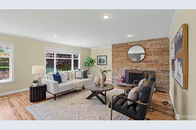 1326 N 40th Street, Seattle, WA 98103 - Photo 7