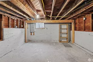1326 N 40th St, Seattle, WA 98103 - Photo 25