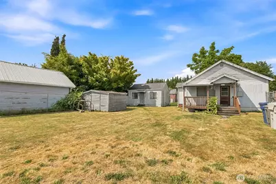 810 N 4th Street, Renton, WA 98057 - Photo 1