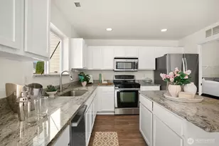 33828 SE Odell St, Snoqualmie, WA 98065 - Photo 11