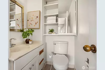 1120 Spring Street #602, Seattle, WA 98104 - Photo 17