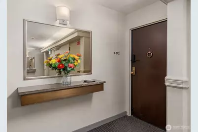 1120 Spring Street #602, Seattle, WA 98104 - Photo 3