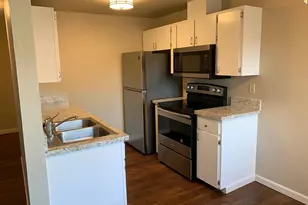 1609 Maple Ln, Kent, WA 98030 - Photo 9