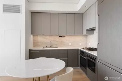 2510 6th Avenue #2805, Seattle, WA 98121 - Photo 5