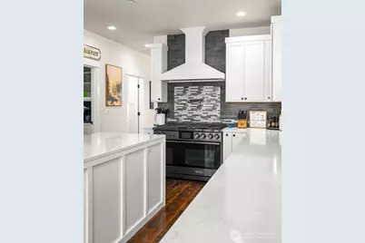 17345 Olympic Pl, Mount Vernon, WA 98274 - Photo 9
